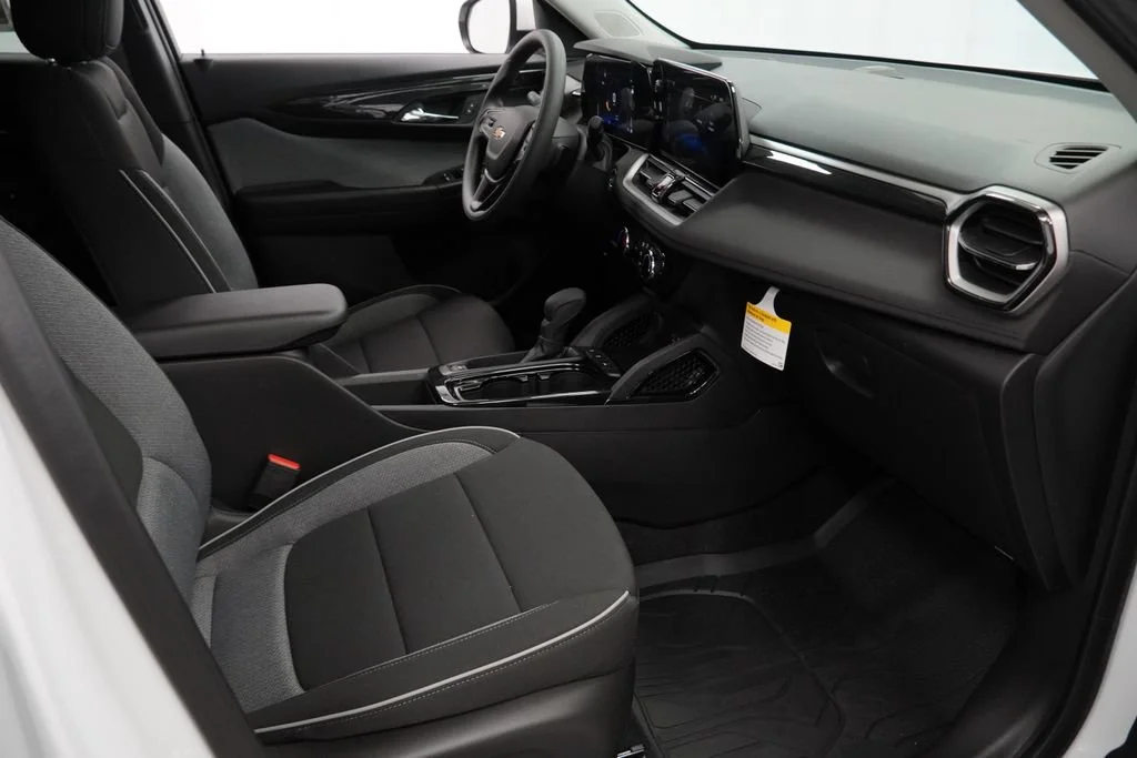 New 2026 Summit White Chevrolet LT image 29