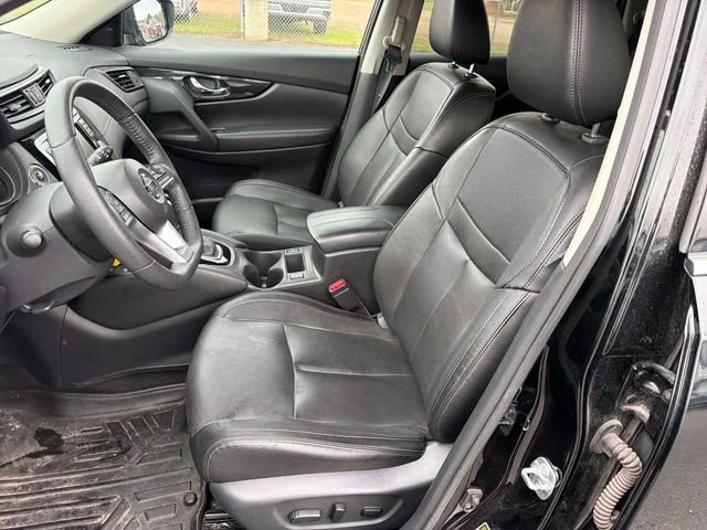 Used 2020 Black Nissan SL Intelligent AWD image 11