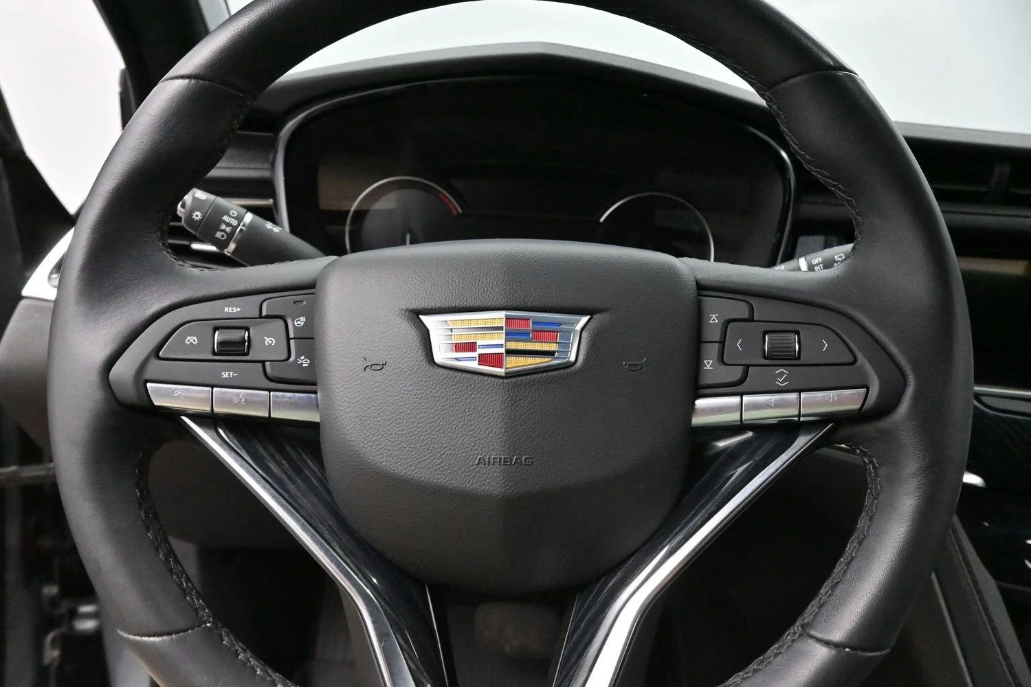 Used 2024 Argent Silver Metallic Cadillac Premium Luxury image 19