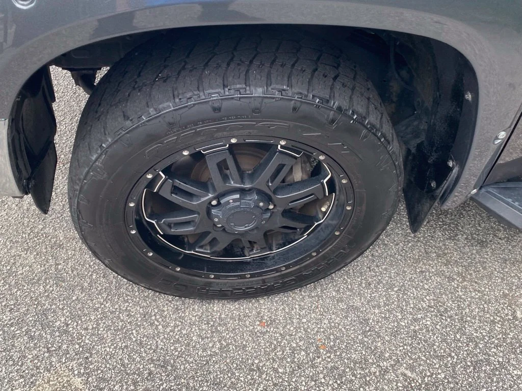 Used 2018 Gray Toyota SR5 image 20