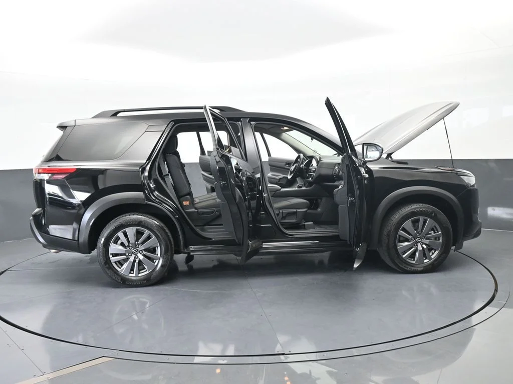 2025 Nissan Pathfinder SV - Photo 76