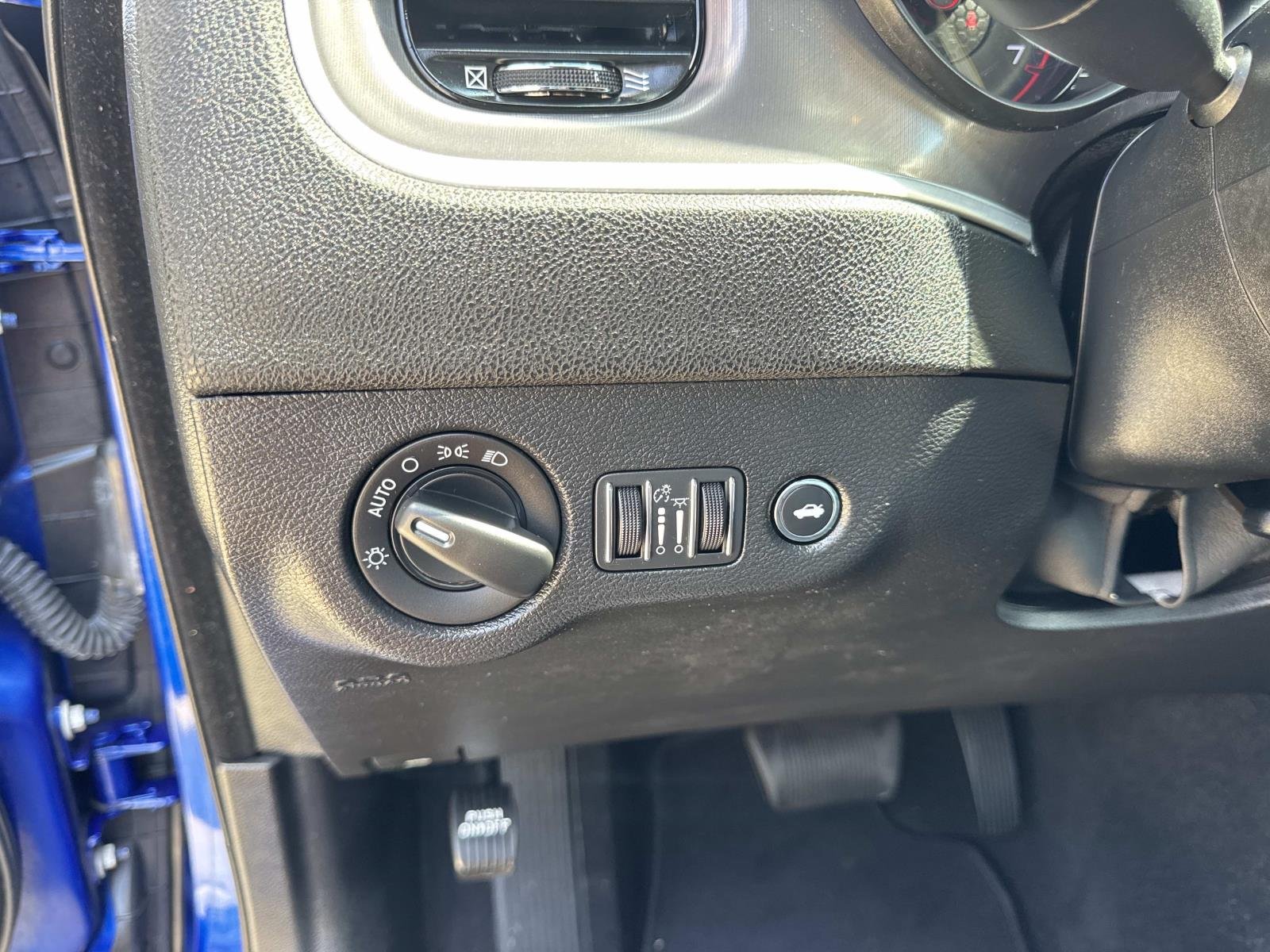 Used 2022 Indigo Blue Dodge SXT image 20
