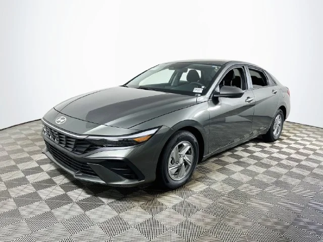 New 2026 Hyundai ELANTRA SE