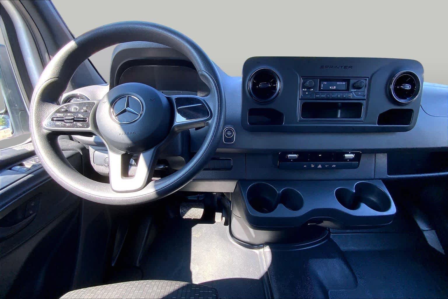 Used 2022 Arctic White Mercedes-Benz  image 6
