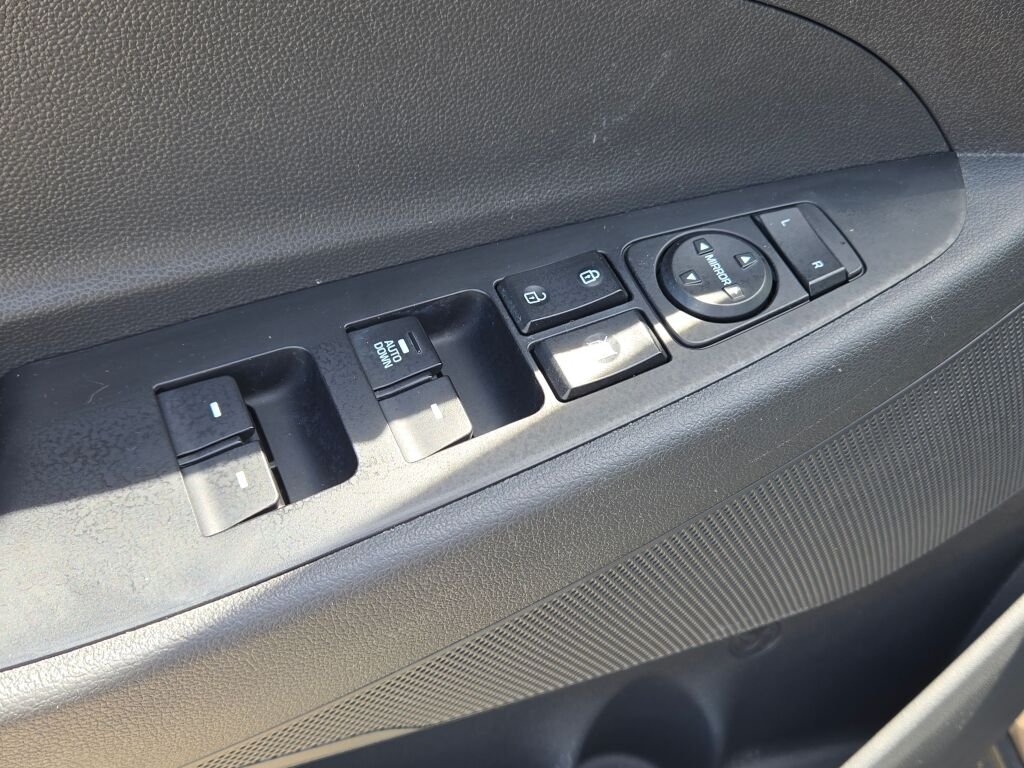 Used 2020 Gray Hyundai SE image 20