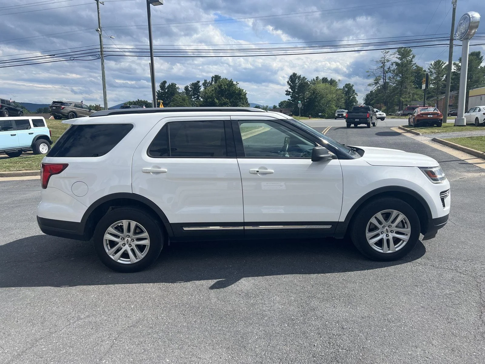 Used 2019 Oxford White Ford XLT image 5