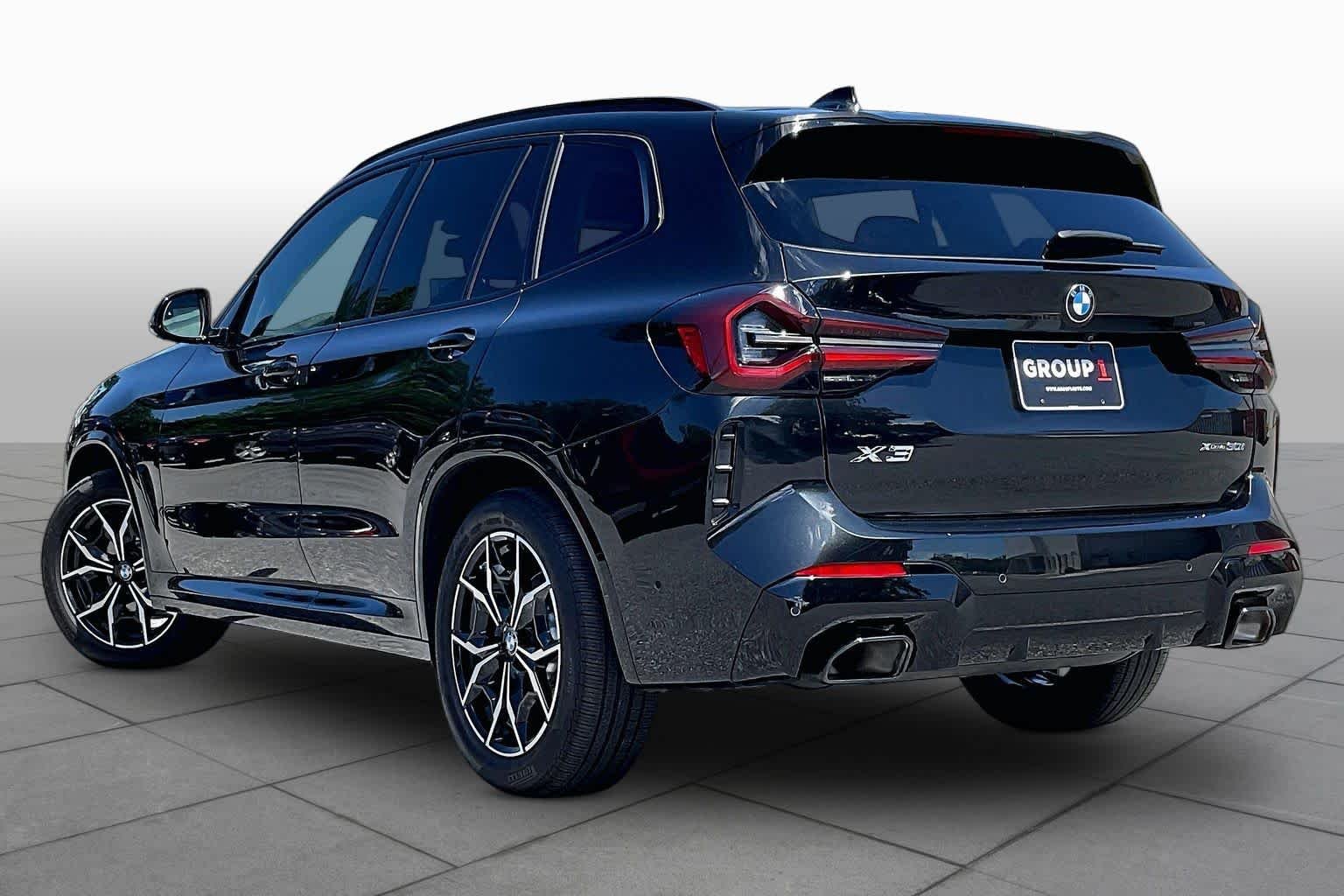 Used 2024 Black Sapphire Metallic BMW xDrive30i image 11