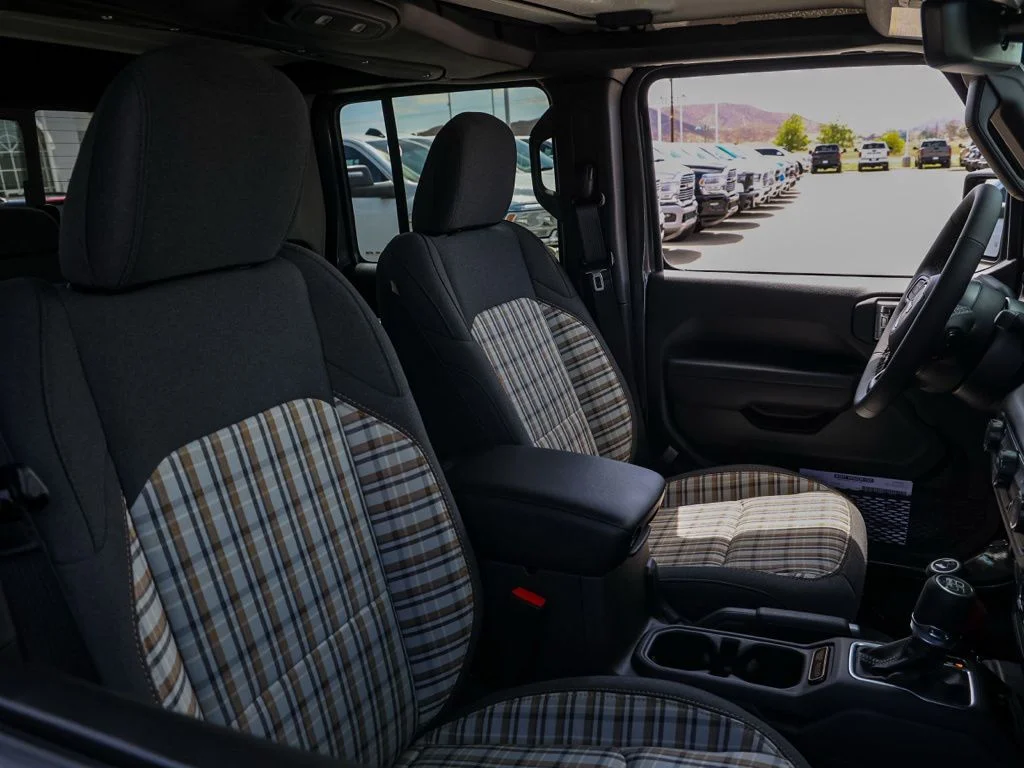 New 2026 Granite Crystal Metallic Clear-Coat Exterior Paint Jeep 85th Anniversary Edition image 20