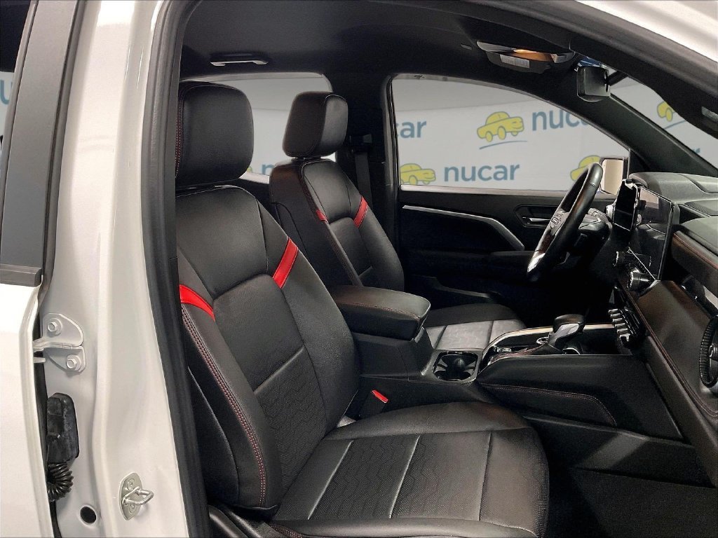 Used 2023 White Chevrolet Z71 image 11