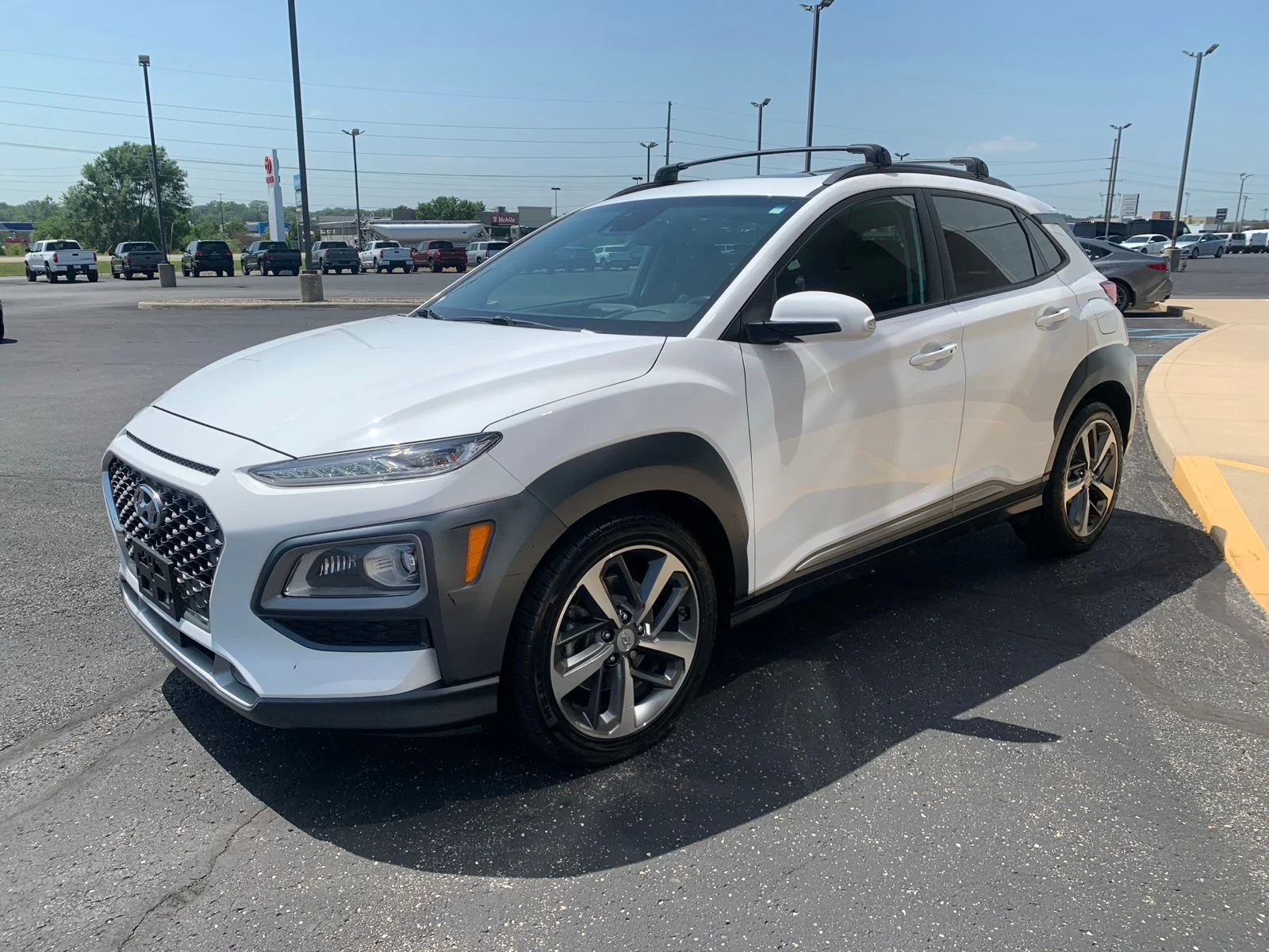 Used 2021 White Hyundai Ultimate image 3