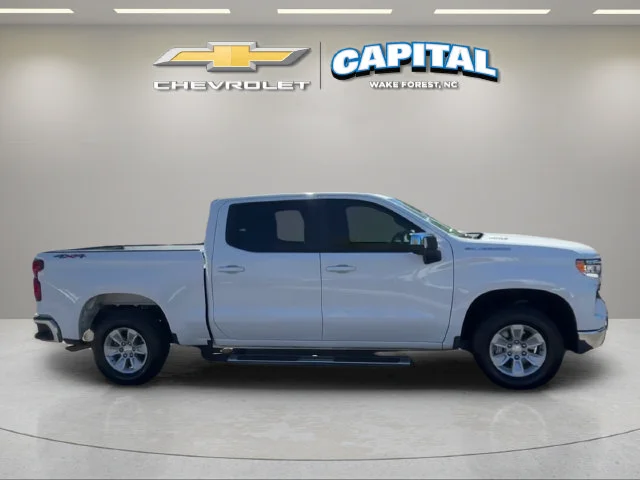Used 2024 Summit White Chevrolet LT image 11