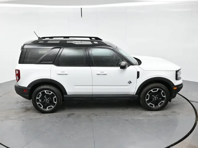 Used 2022 Oxford White Ford Outer Banks image 38