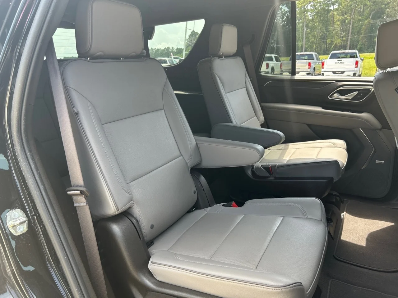 Used 2024 Onyx Black GMC SLT image 18