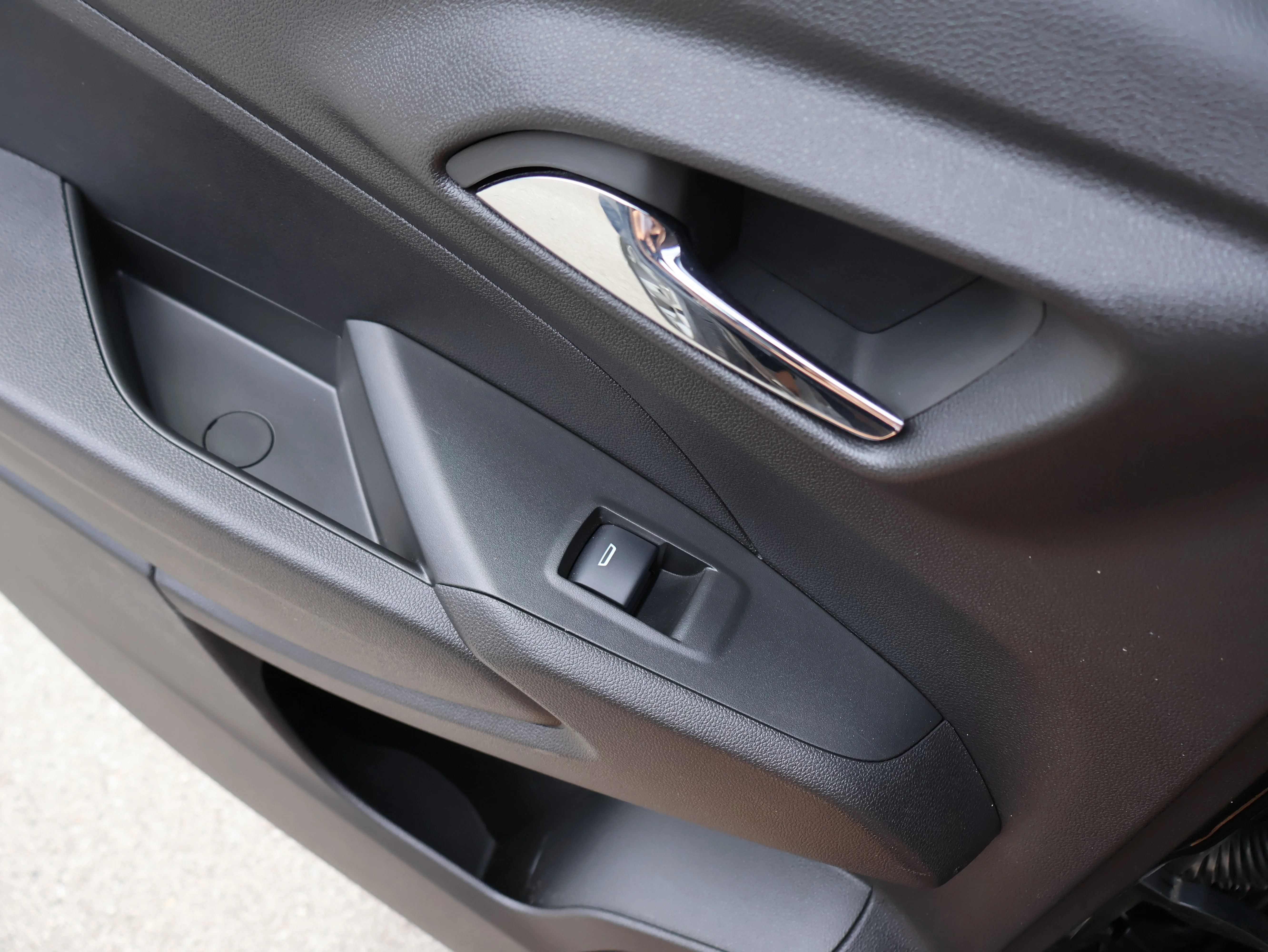 Used 2026 Mosaic Black Metallic Chevrolet LT image 11