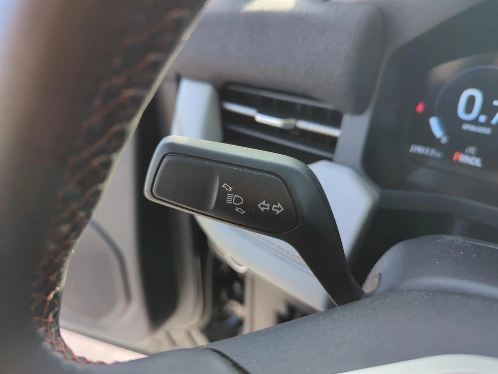 Used 2025 Agate Black Metallic Ford Active image 20