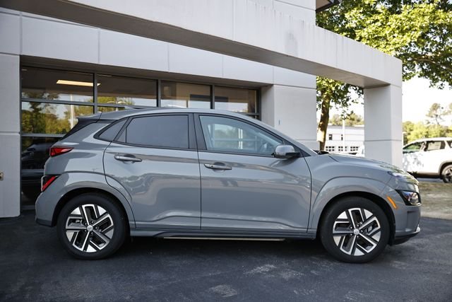 Used 2023 Galactic Gray Hyundai SE image 4