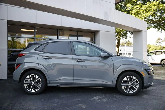 Used 2023 Galactic Gray Hyundai SE image 4