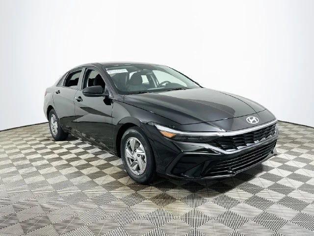 New 2026 Hyundai ELANTRA SE
