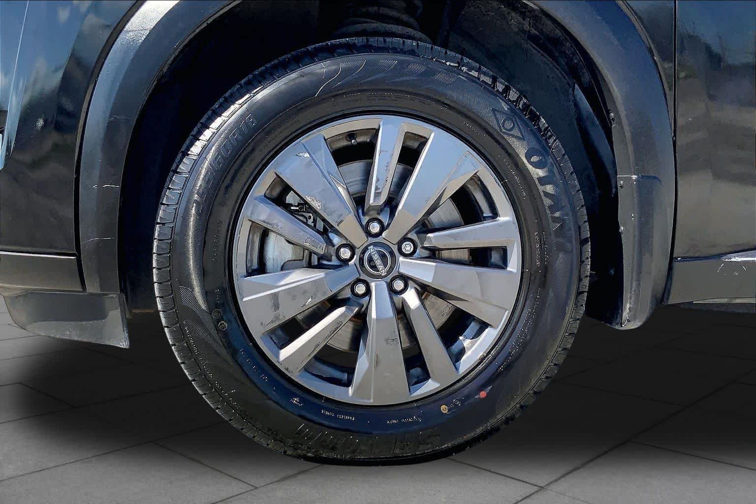 Used 2022 Super Black Nissan SV image 11