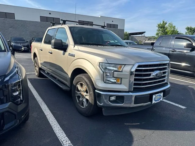 Used 2017 Gold Ford XLT image 6