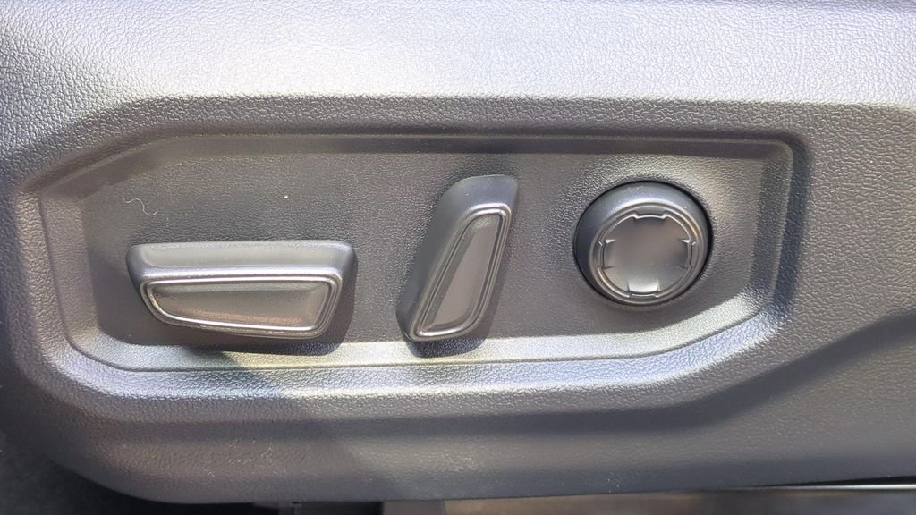 2026 Toyota Tundra Platinum - Photo 16