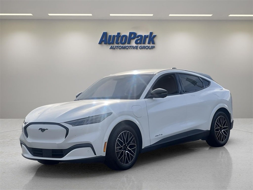 2025 Ford Mustang Mach-E Premium photo 3