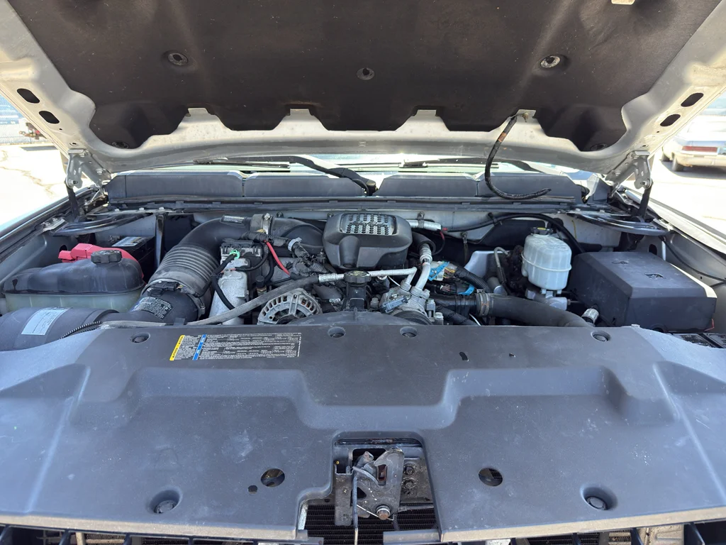 Used 2010 SHEER SILVER METALLIC Chevrolet LTZ image 18