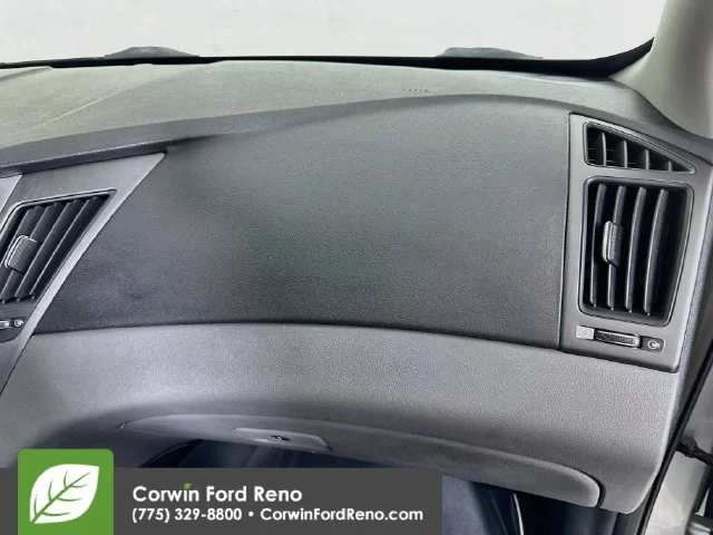 Used 2013 Radiant Silver Metallic Hyundai GLS image 30