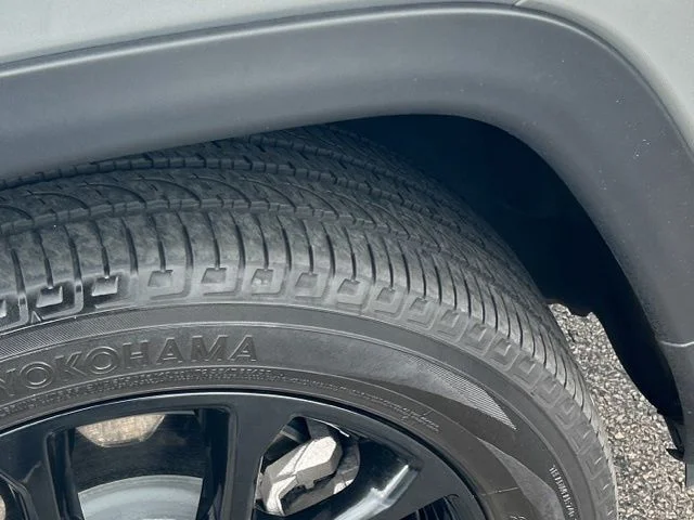 Used 2025 Silver Jeep Latitude image 16