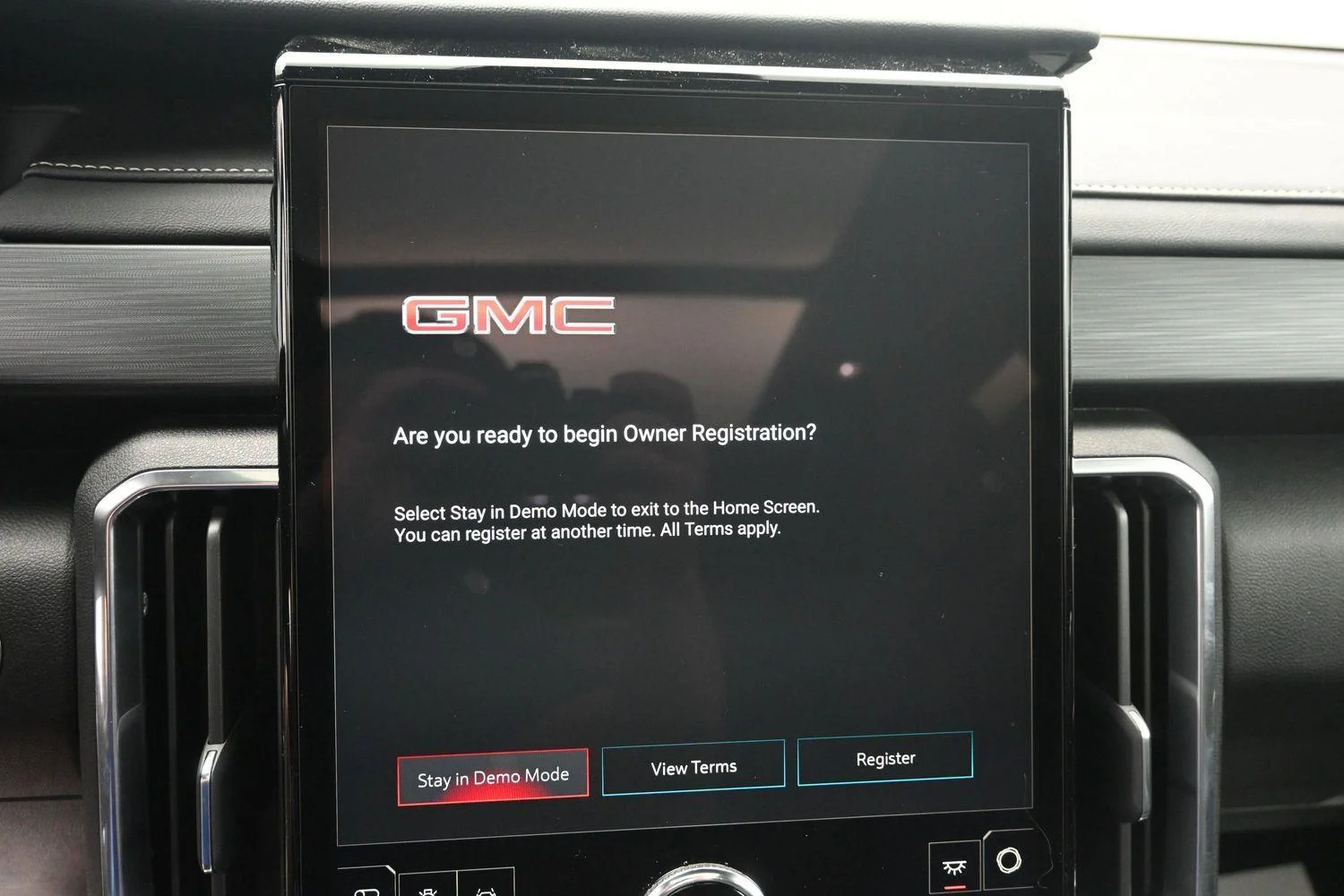New 2026 Summit White GMC Elevation image 30