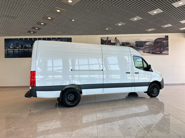 New 2026 Arctic White Mercedes-Benz Cargo 170 WB image 8