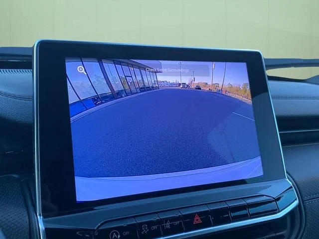 New 2026 White Jeep Latitude image 33