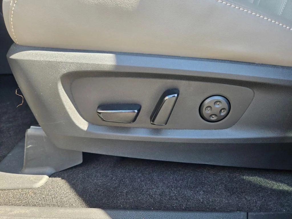 Used 2026 Mineral INFINITI LUXE image 17
