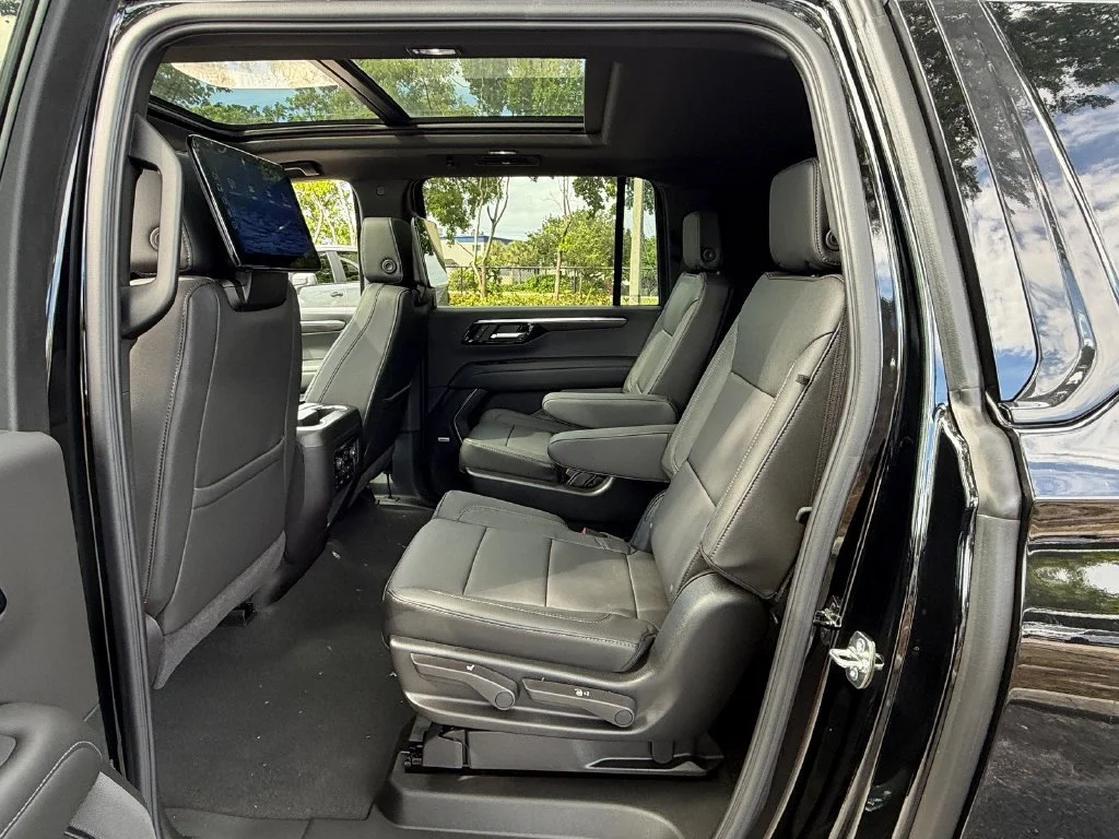 2026 Chevrolet Suburban Z71 - Photo 10