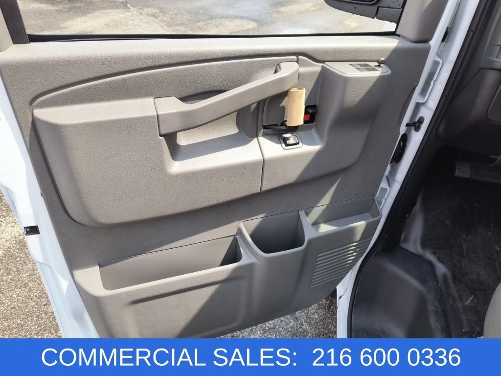2025 Chevrolet Express Cargo Work Van - Photo 20