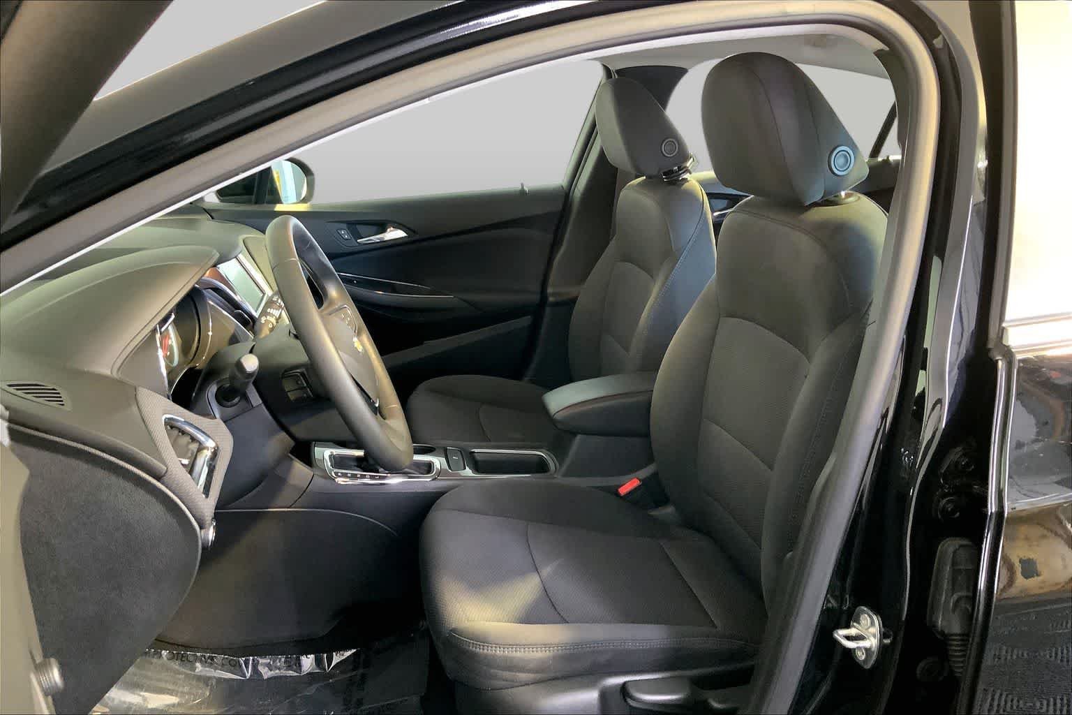 Used 2017 Black Chevrolet LT image 9