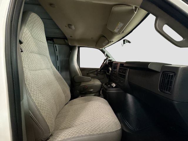 2025 Chevrolet Express Cargo Work Van - Photo 26