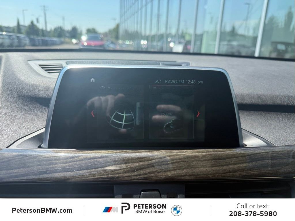 Used 2018 Blue BMW xDrive28i image 27