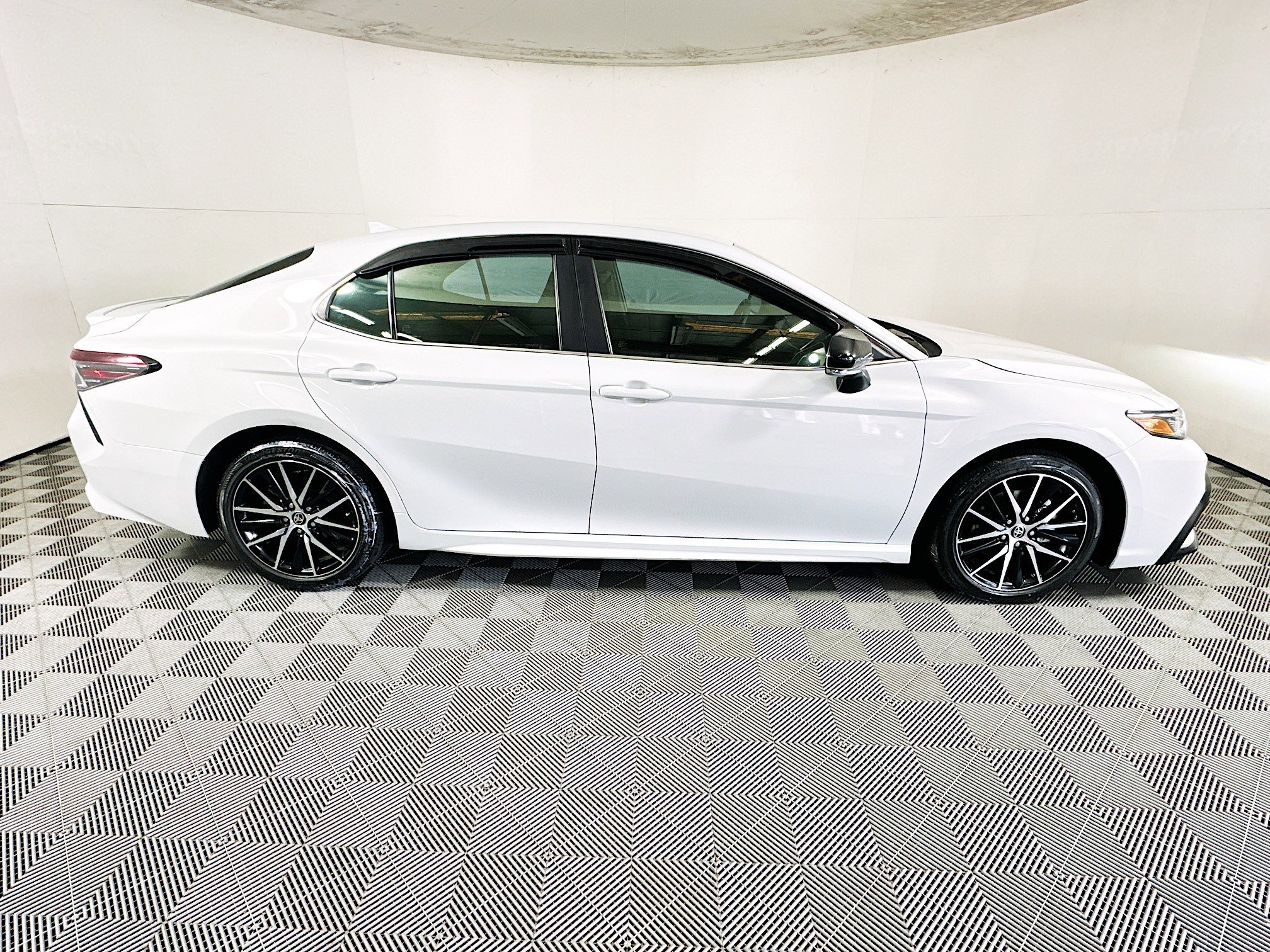 2024 Toyota Camry thumbnail 4