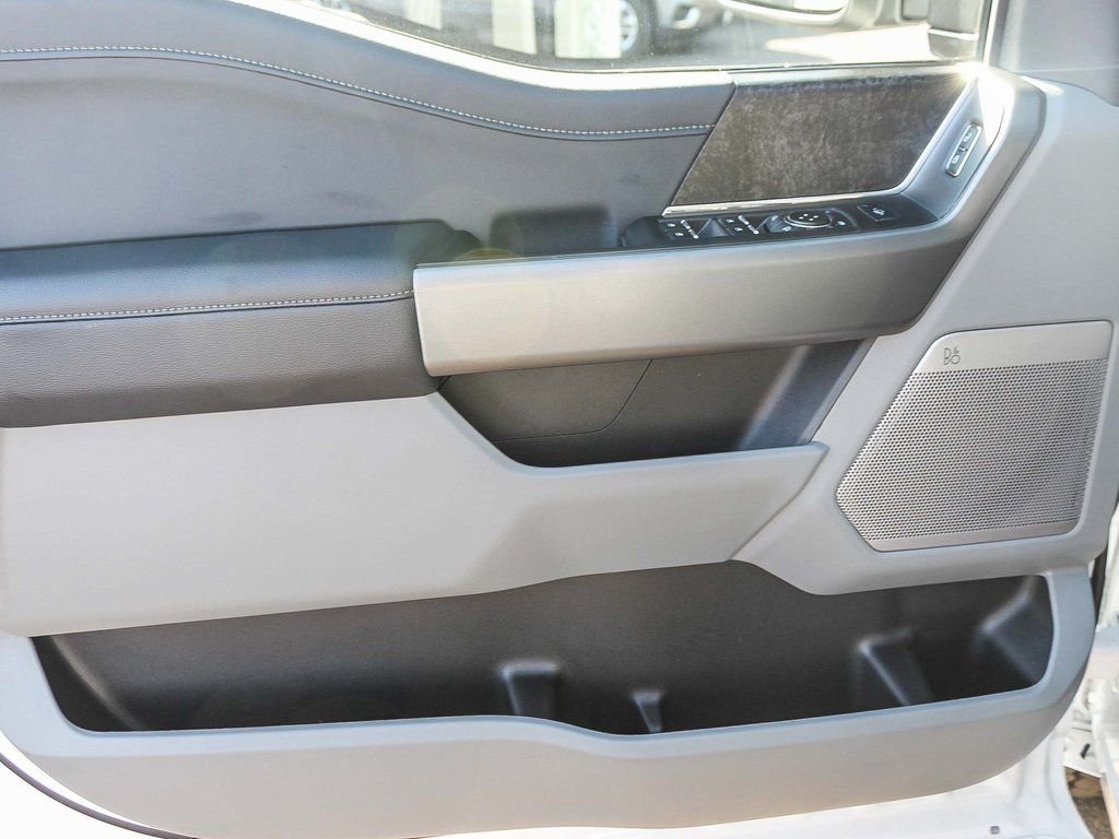 New 2026 Oxford White Ford XLT image 21