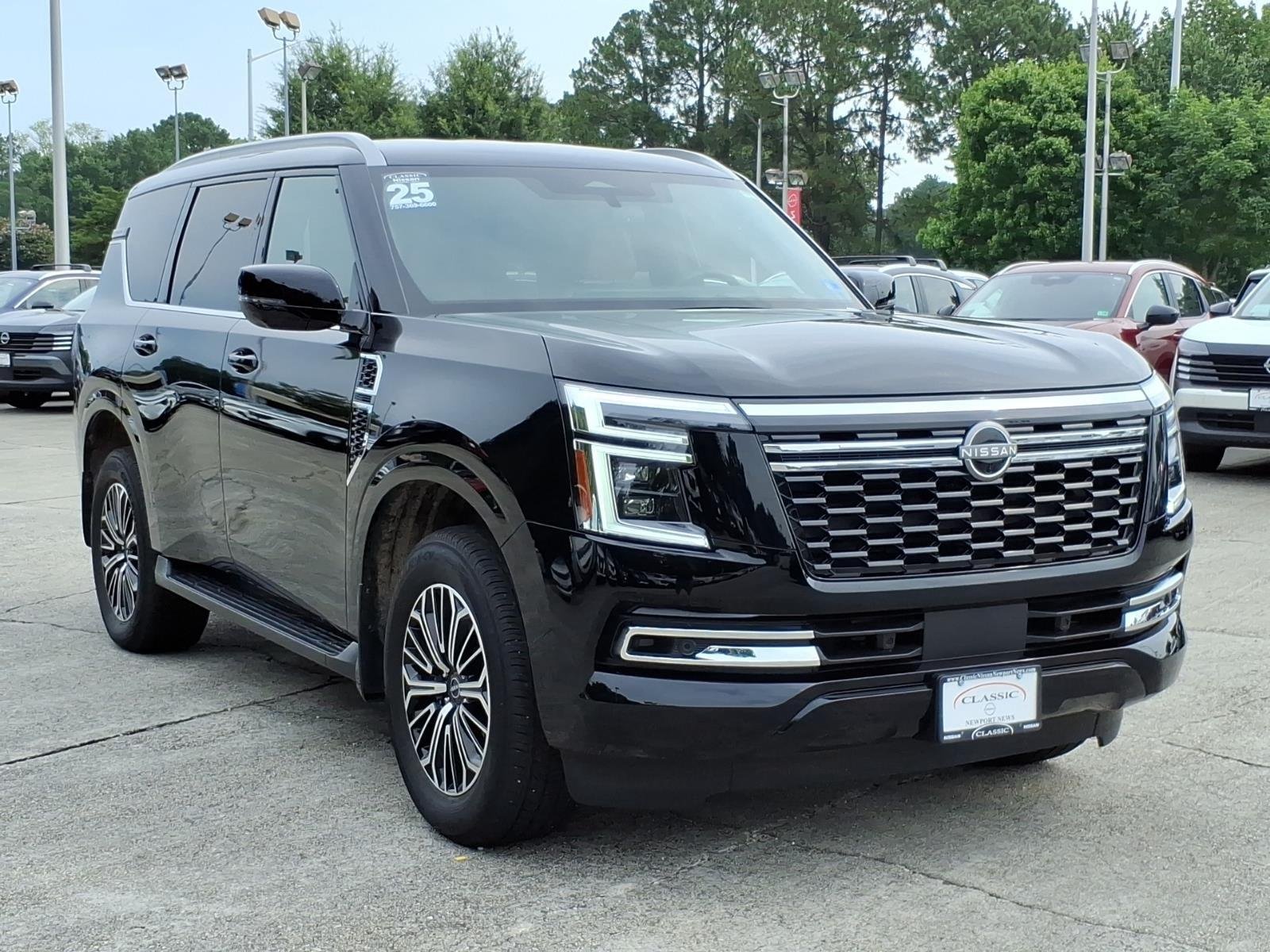 Used 2025 Super Black Nissan SL image 5