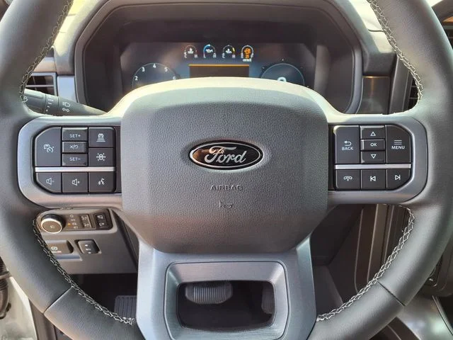New 2026 Star White Metallic Tri-Coat Ford Lariat image 15