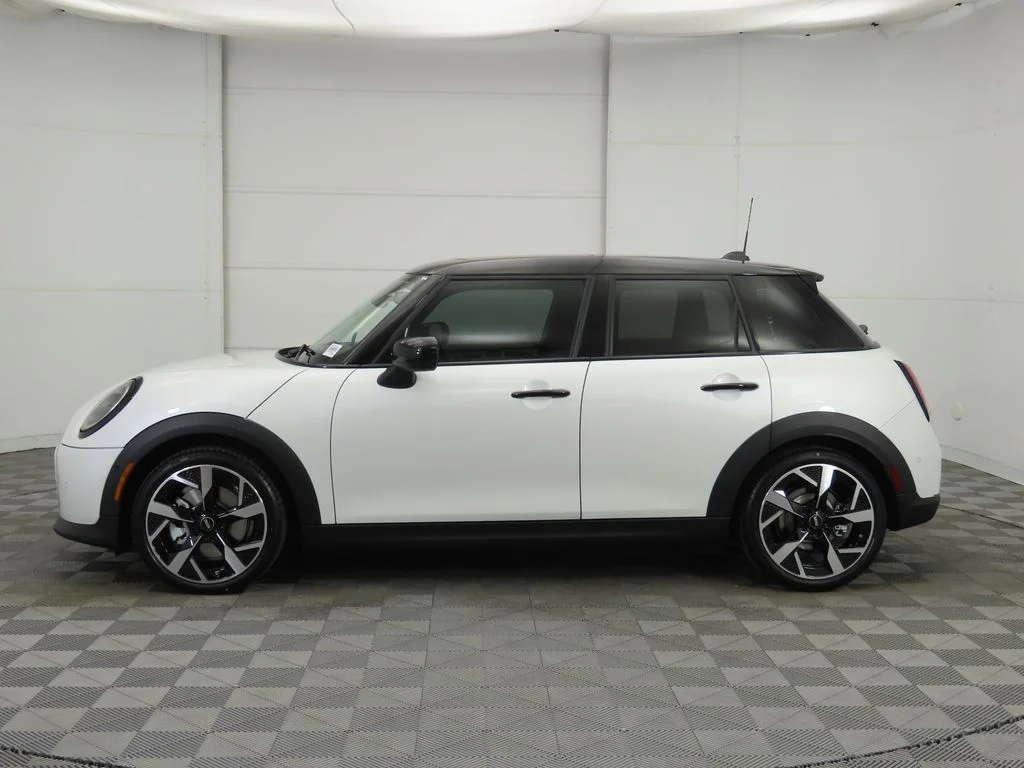 Used 2026 Nanuq White Metallic MINI Signature Plus image 9