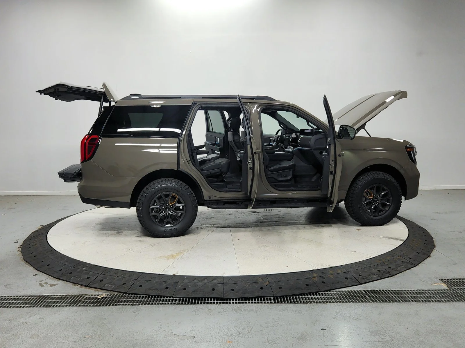 New 2027 Gray Ford Tremor image 17