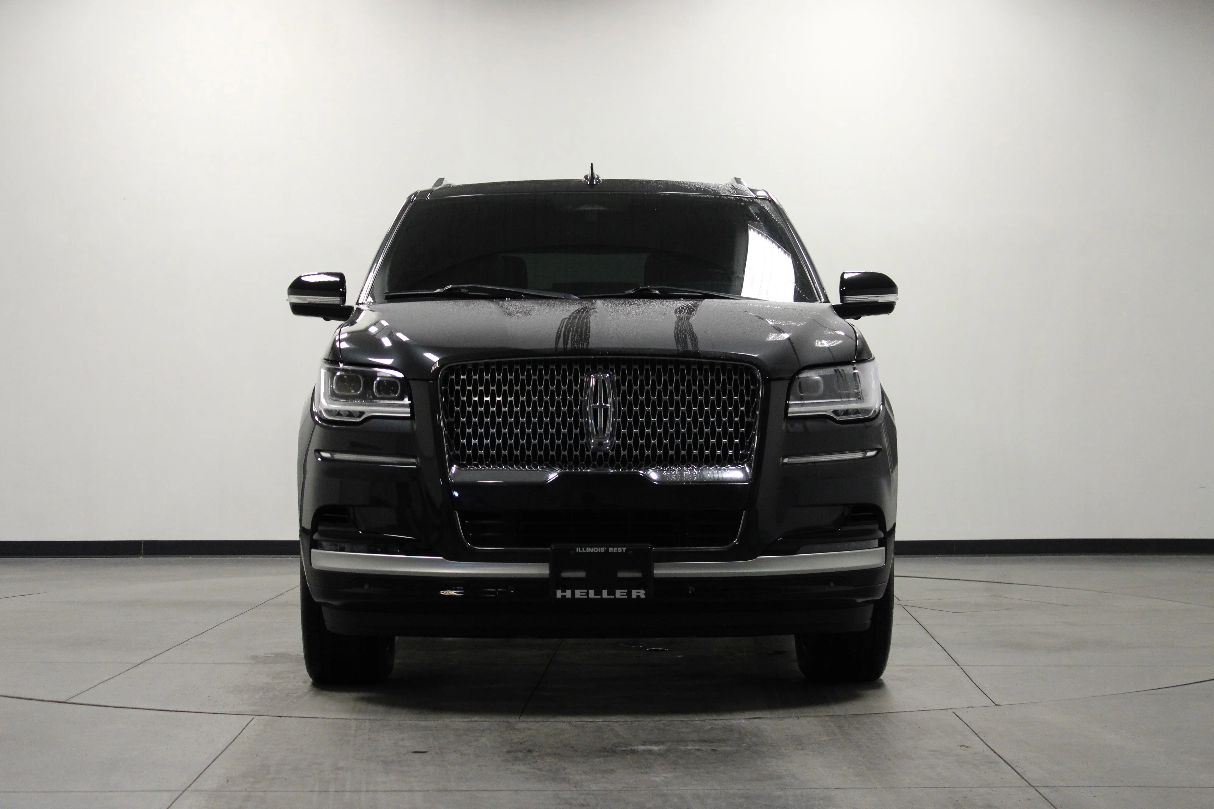 Used 2023 Starlight Gray Premium Colorant Lincoln Reserve image 9