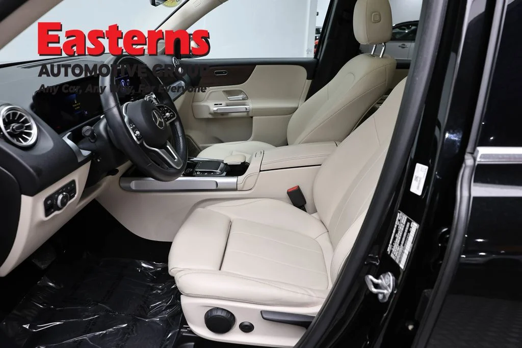 Used 2022 Black Mercedes-Benz GLB 250 image 9