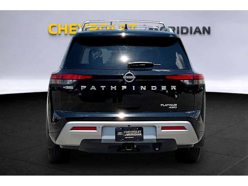Used 2023  Nissan Platinum image 4