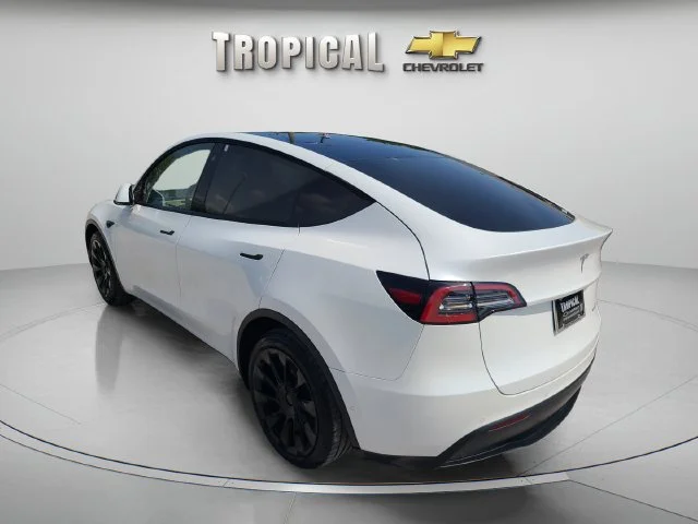 Used 2021 White Tesla Long Range image 3