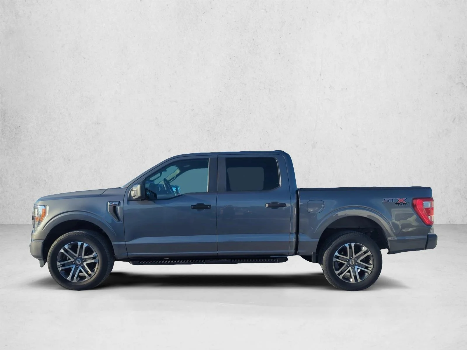 Used 2021 Carbonized Gray Metallic Ford XL image 4