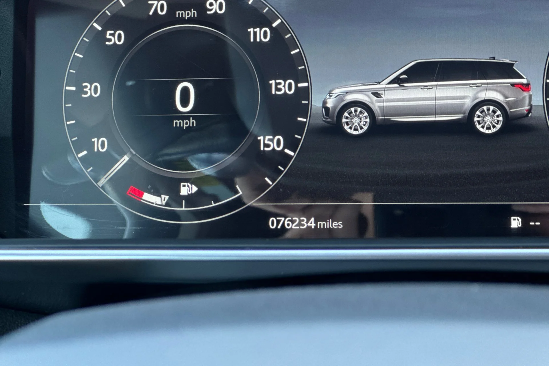 Used 2021 Gray Land Rover SE image 28